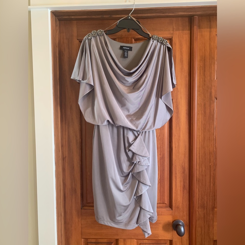 R & M Richards size 8 grey dress knee length